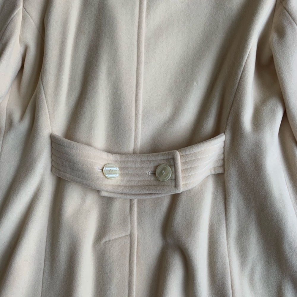Formal cream colored jacket - Picture 7 of 8